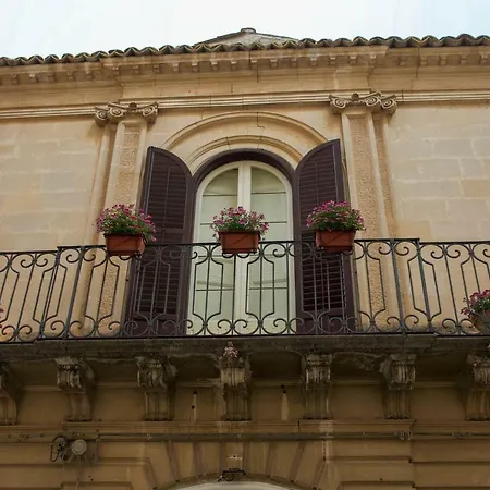 Bed & Breakfast Residenza Donnafugata 3*